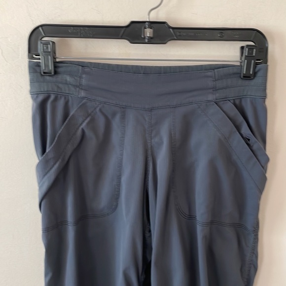 Lululemon Charcoal Cargo Crop Pants- Size 4 - Picture 3 of 8